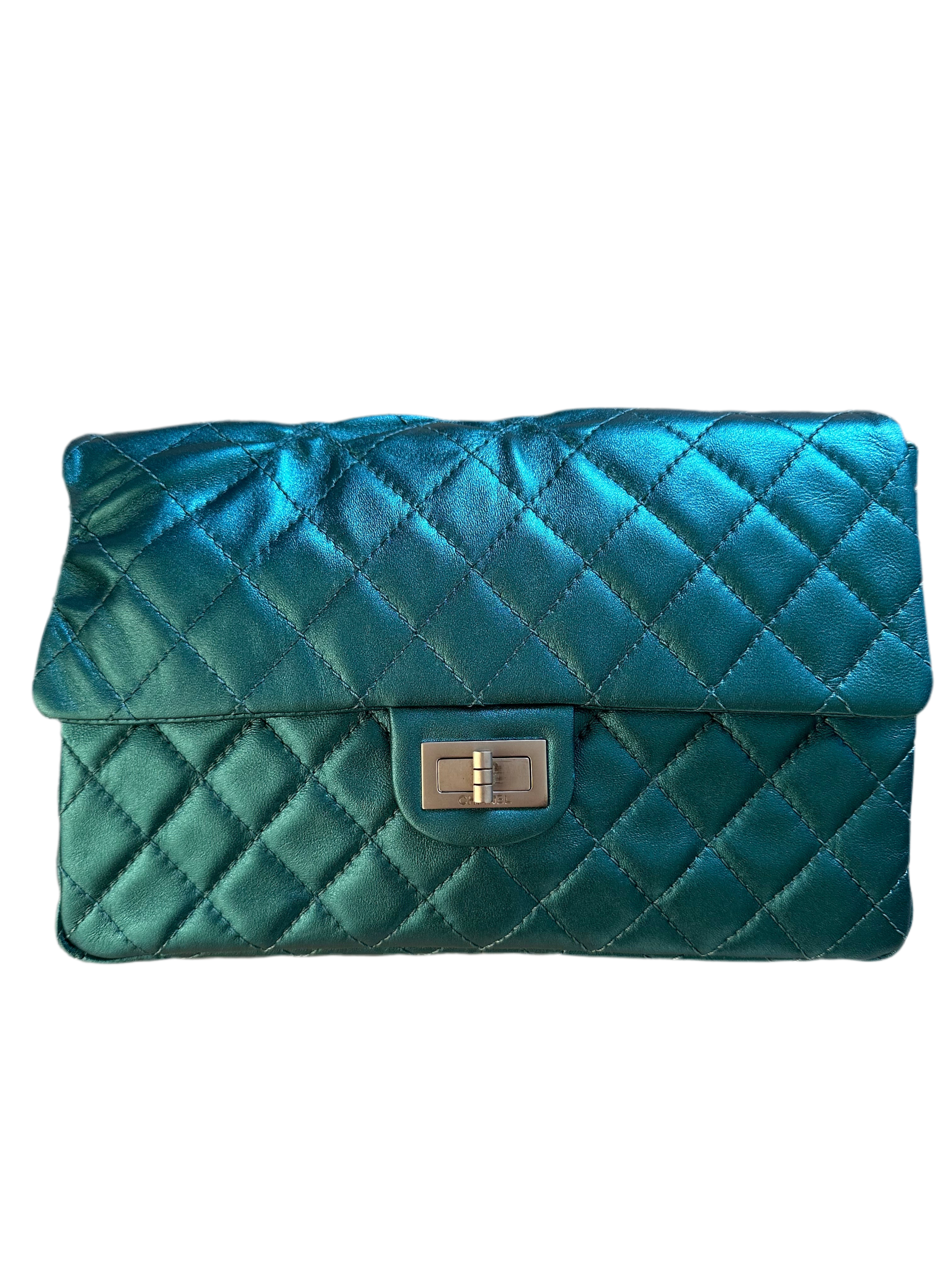 Chanel Reissue 2.55 Classic 226 flap bag