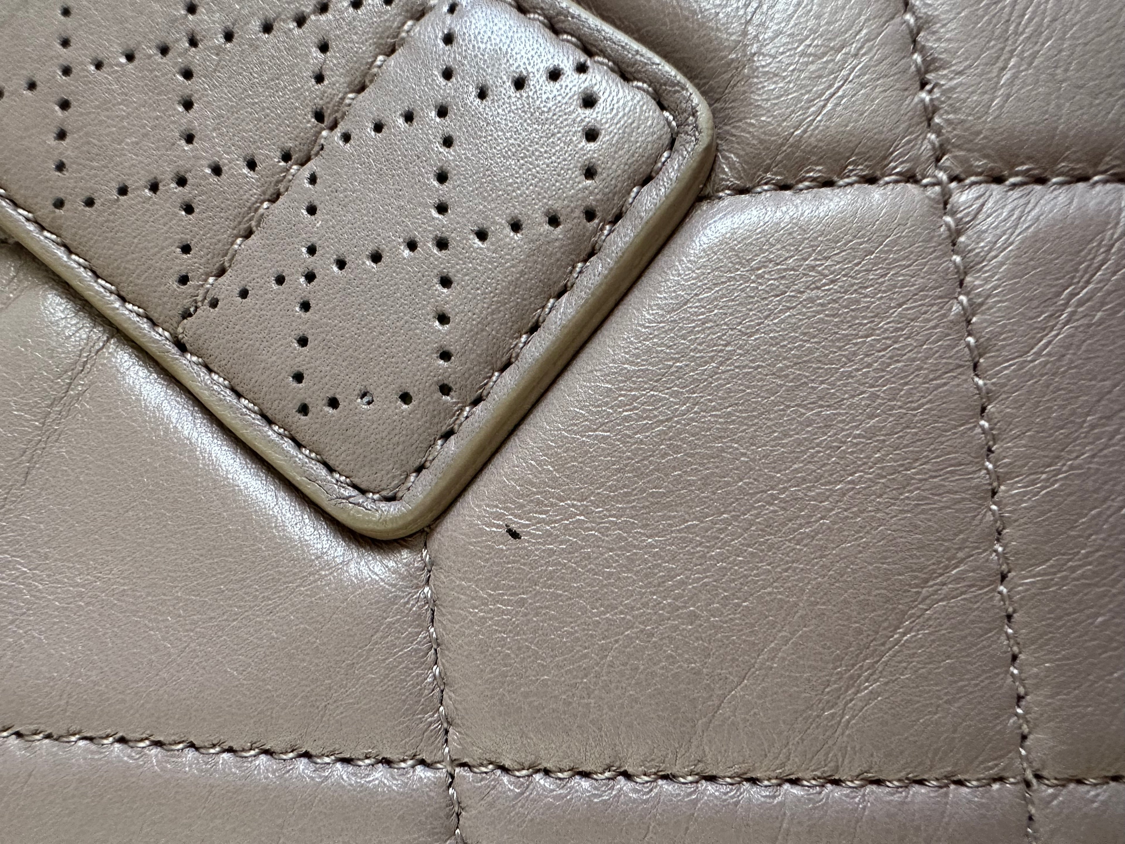 Chanel quilted leather shoulder flap bag