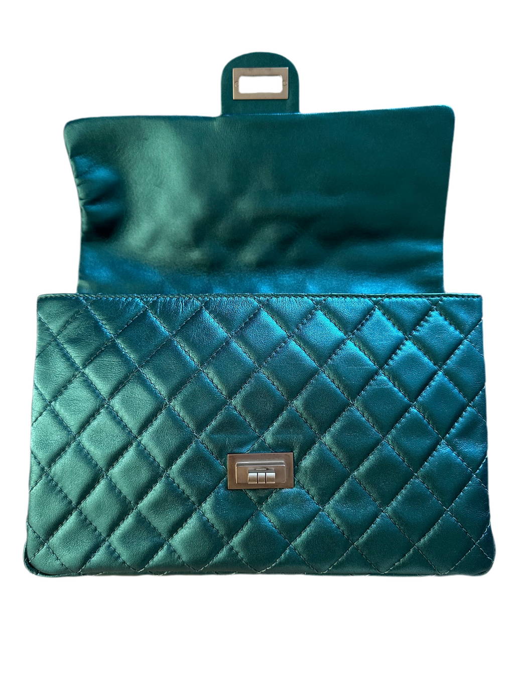 Chanel Reissue 2.55 Classic 226 flap bag
